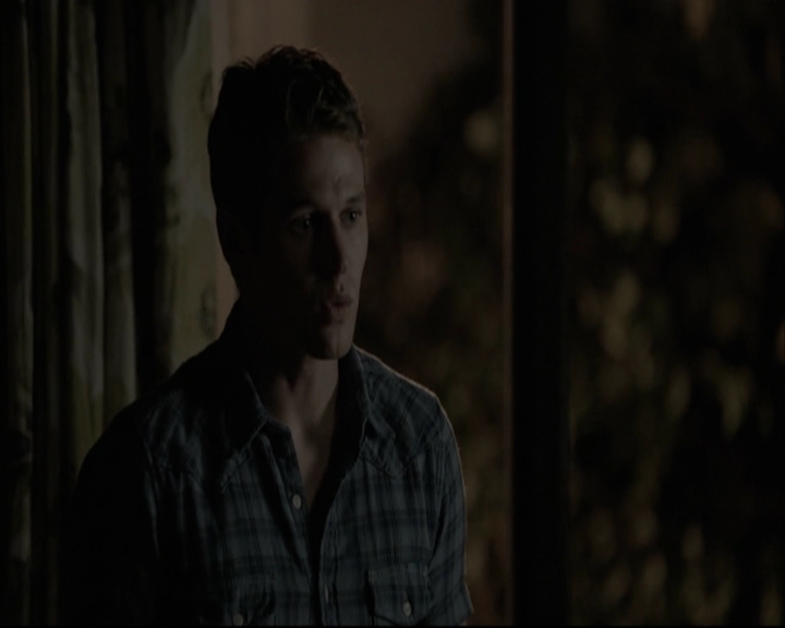 VampireDiariesWorld-dot-org_5x05MontersBall-deletedscenes2627.jpg