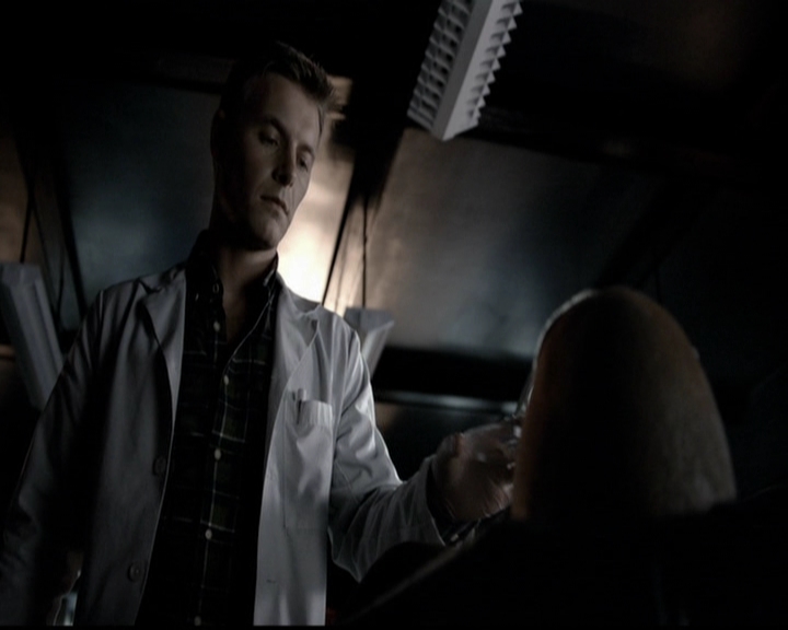 VampireDiariesWorld-dot-org_5x05MontersBall0055.jpg