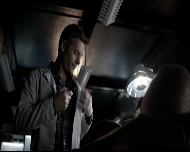VampireDiariesWorld-dot-org_5x05MontersBall0088.jpg