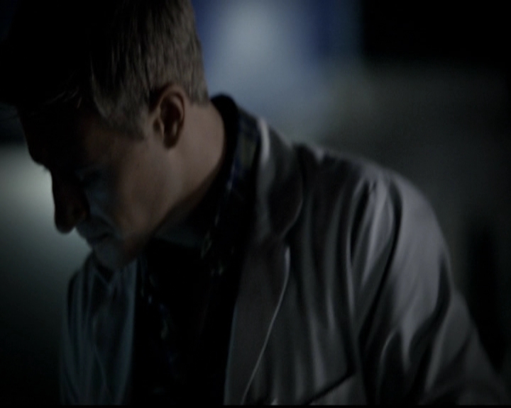 VampireDiariesWorld-dot-org_5x05MontersBall0099.jpg