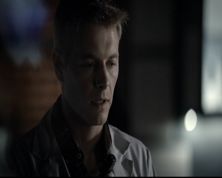 VampireDiariesWorld-dot-org_5x05MontersBall0108.jpg