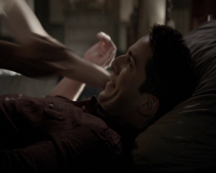 VampireDiariesWorld-dot-org_5x05MontersBall0152.jpg