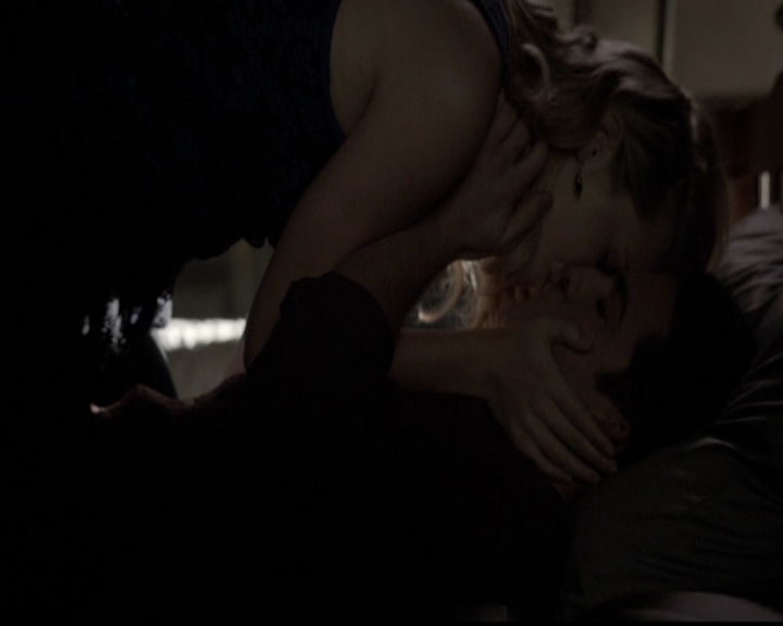 VampireDiariesWorld-dot-org_5x05MontersBall0153.jpg