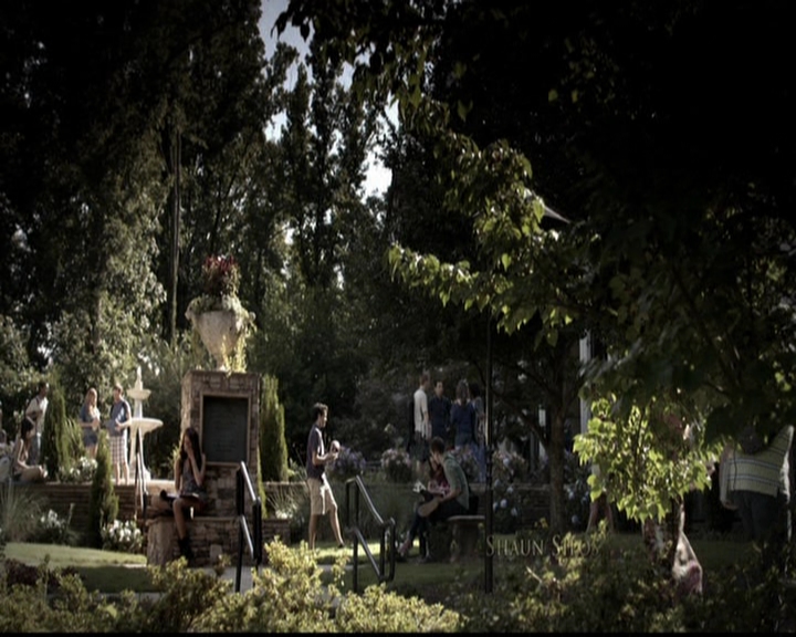 VampireDiariesWorld-dot-org_5x05MontersBall0203.jpg