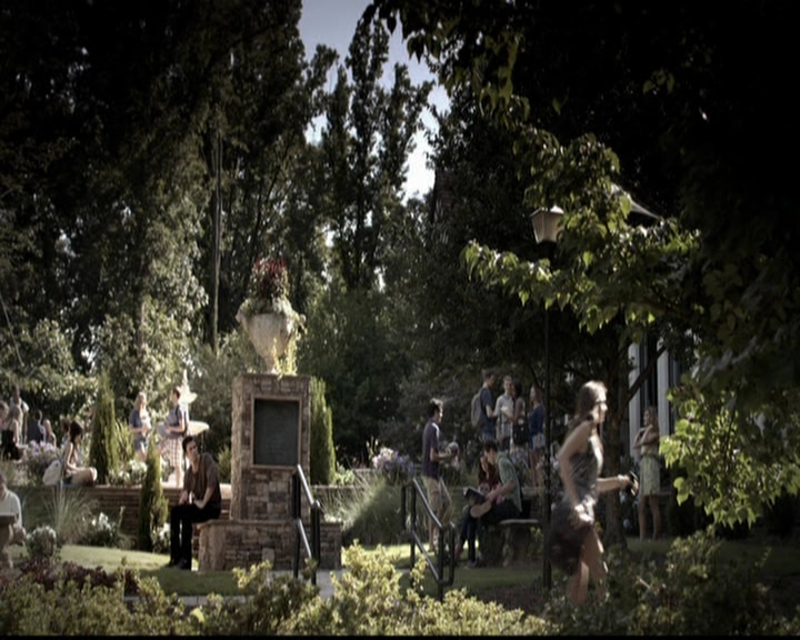 VampireDiariesWorld-dot-org_5x05MontersBall0245.jpg