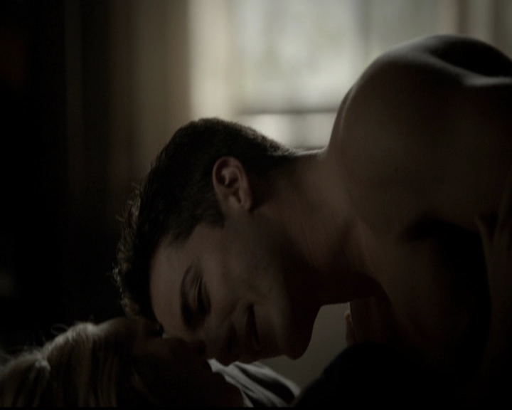 VampireDiariesWorld-dot-org_5x05MontersBall0254.jpg