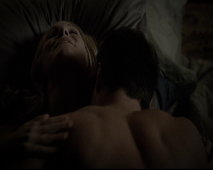 VampireDiariesWorld-dot-org_5x05MontersBall0255.jpg