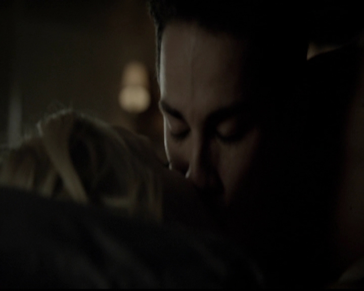 VampireDiariesWorld-dot-org_5x05MontersBall0259.jpg