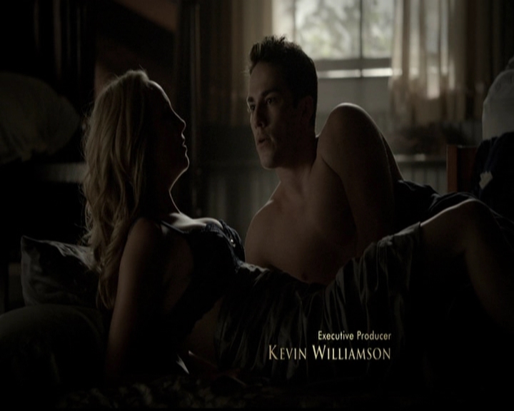 VampireDiariesWorld-dot-org_5x05MontersBall0261.jpg