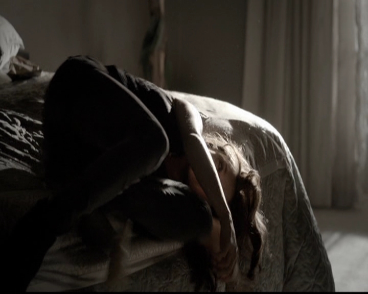VampireDiariesWorld-dot-org_5x05MontersBall0411.jpg