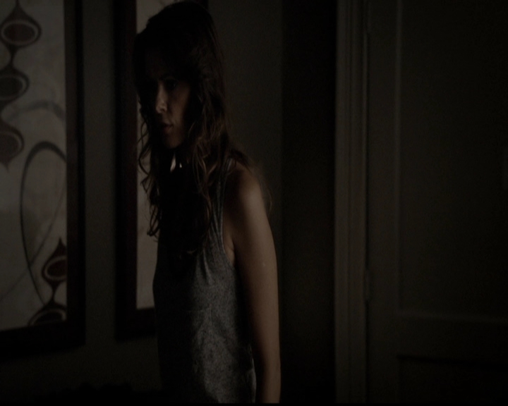 VampireDiariesWorld-dot-org_5x05MontersBall0445.jpg