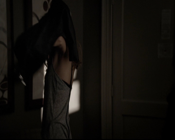 VampireDiariesWorld-dot-org_5x05MontersBall0450.jpg