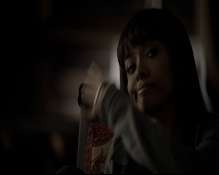 VampireDiariesWorld-dot-org_5x05MontersBall0494.jpg