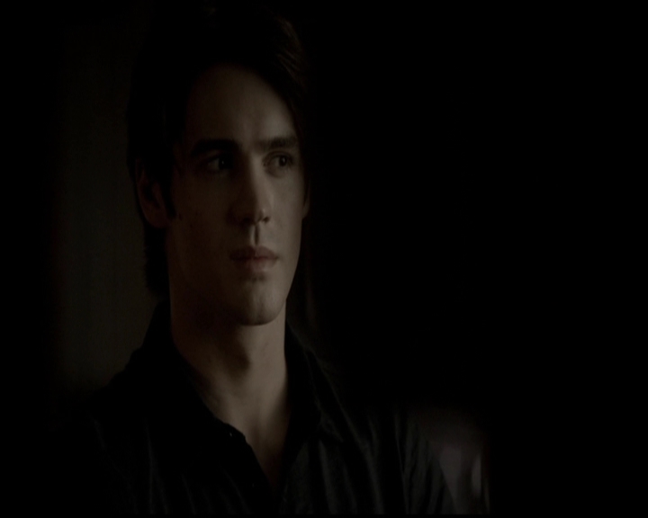 VampireDiariesWorld-dot-org_5x05MontersBall0506.jpg