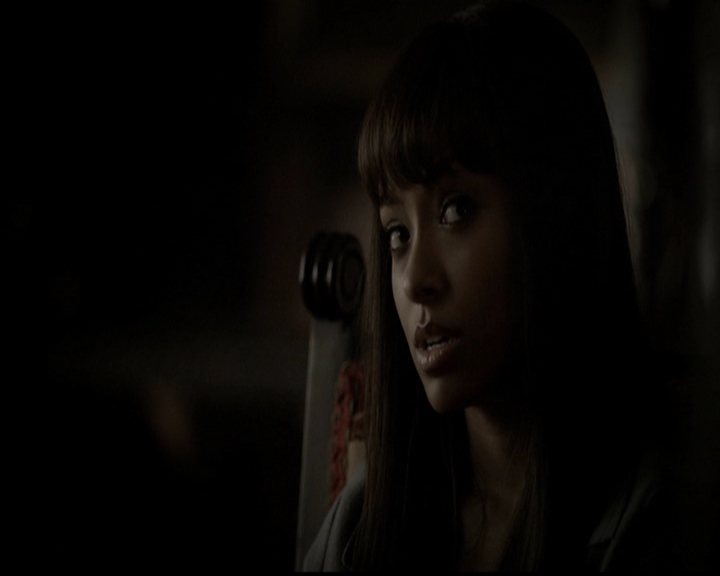 VampireDiariesWorld-dot-org_5x05MontersBall0566.jpg