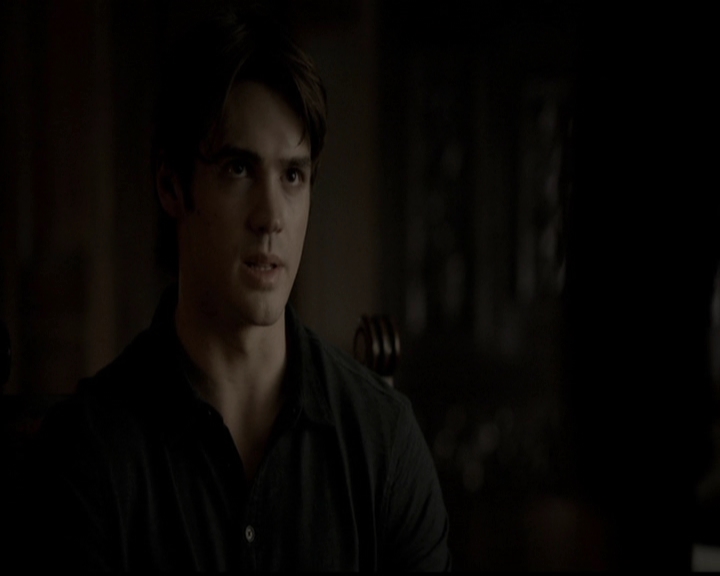VampireDiariesWorld-dot-org_5x05MontersBall0568.jpg