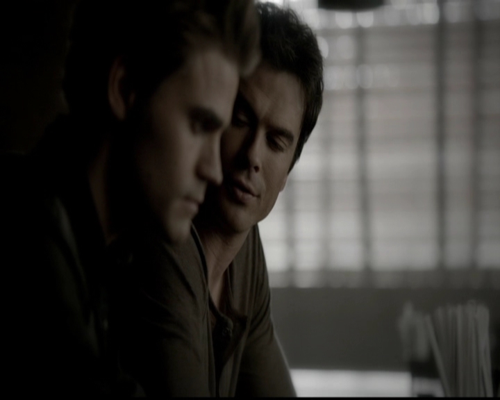 VampireDiariesWorld-dot-org_5x05MontersBall0604.jpg