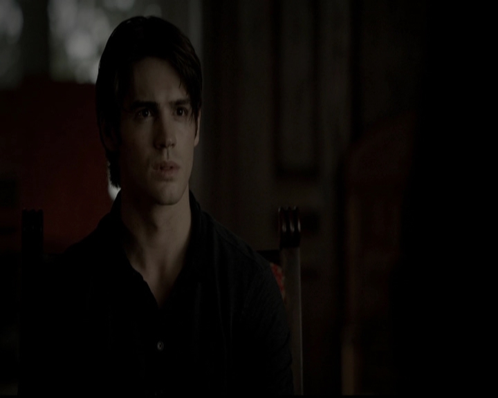 VampireDiariesWorld-dot-org_5x05MontersBall0620.jpg