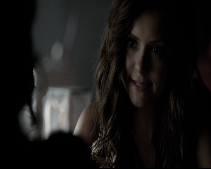 VampireDiariesWorld-dot-org_5x05MontersBall0755.jpg
