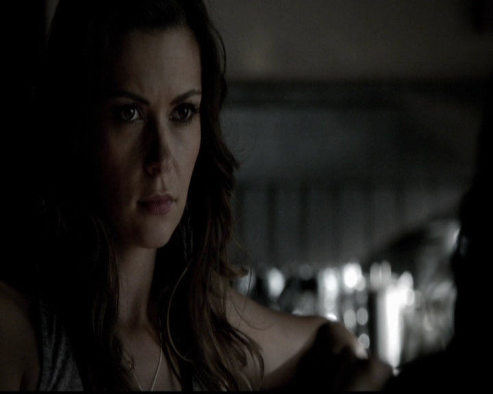 VampireDiariesWorld-dot-org_5x05MontersBall0756.jpg
