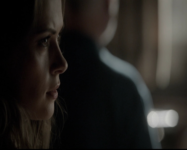 VampireDiariesWorld-dot-org_5x05MontersBall0760.jpg