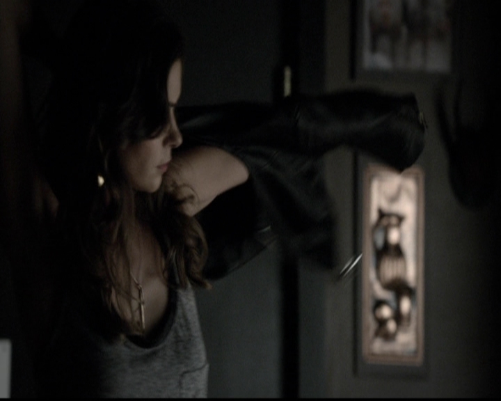 VampireDiariesWorld-dot-org_5x05MontersBall0785.jpg
