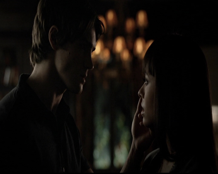 VampireDiariesWorld-dot-org_5x05MontersBall0831.jpg