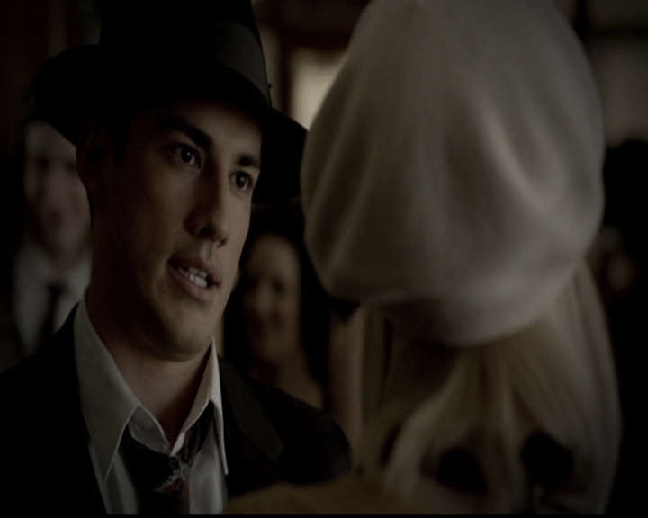 VampireDiariesWorld-dot-org_5x05MontersBall0874.jpg