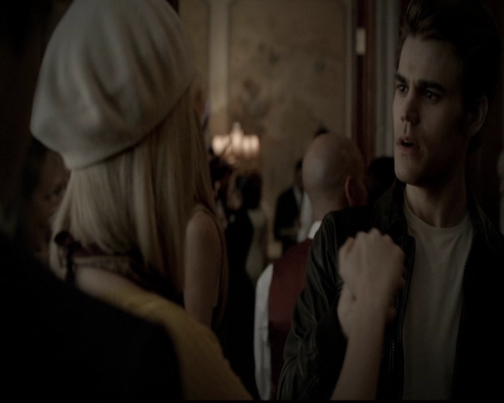 VampireDiariesWorld-dot-org_5x05MontersBall0880.jpg