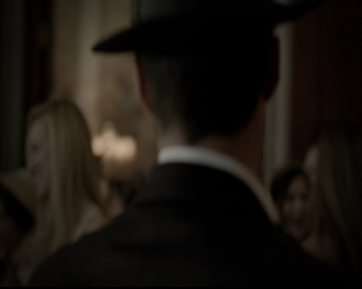VampireDiariesWorld-dot-org_5x05MontersBall0887.jpg