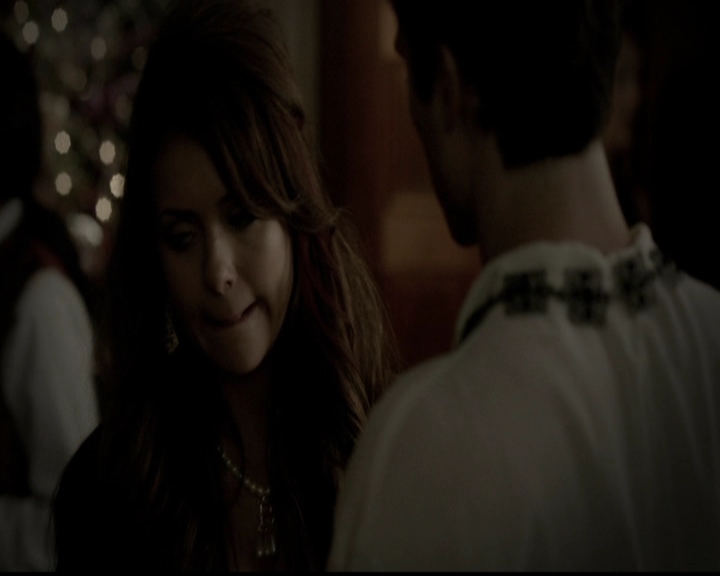 VampireDiariesWorld-dot-org_5x05MontersBall0924.jpg
