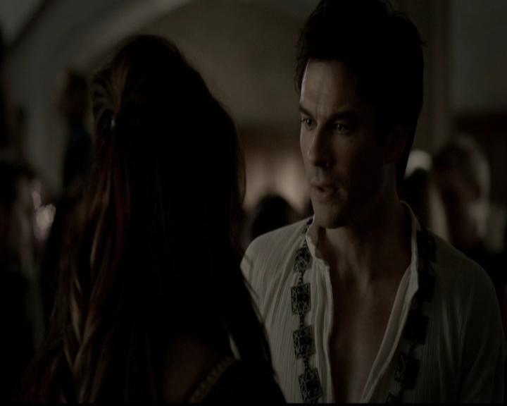 VampireDiariesWorld-dot-org_5x05MontersBall0945.jpg