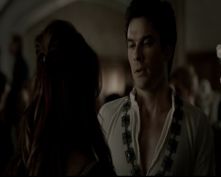 VampireDiariesWorld-dot-org_5x05MontersBall0946.jpg