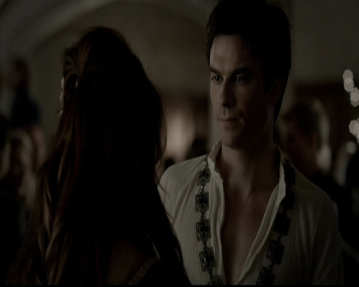 VampireDiariesWorld-dot-org_5x05MontersBall0947.jpg
