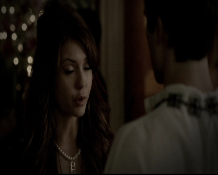 VampireDiariesWorld-dot-org_5x05MontersBall0949.jpg