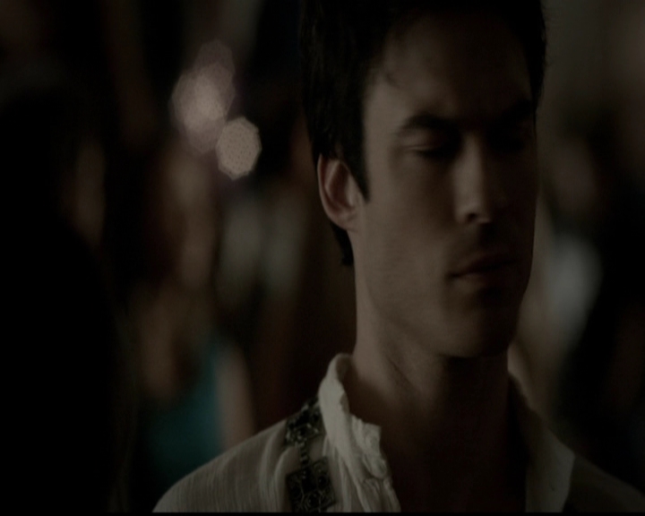 VampireDiariesWorld-dot-org_5x05MontersBall0950.jpg