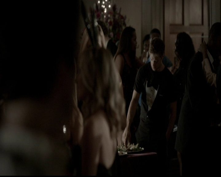 VampireDiariesWorld-dot-org_5x05MontersBall0952.jpg