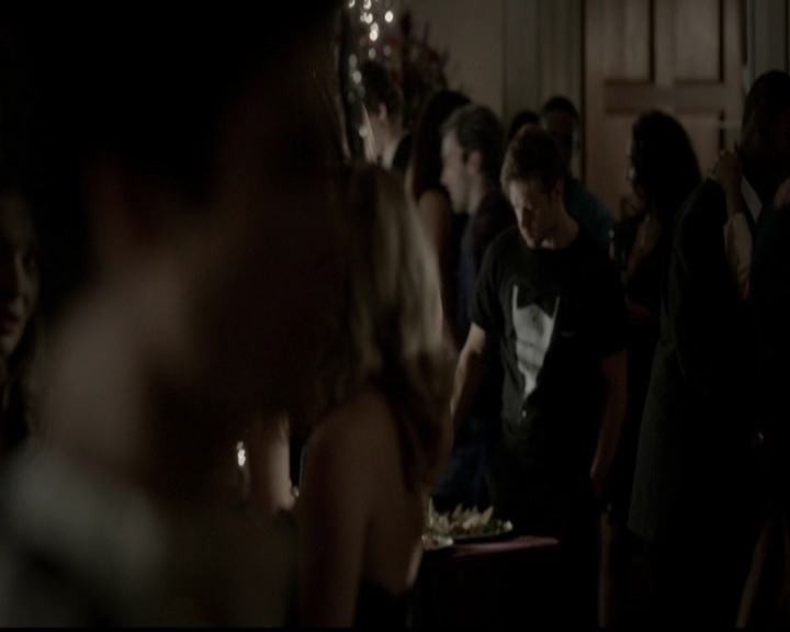 VampireDiariesWorld-dot-org_5x05MontersBall0953.jpg