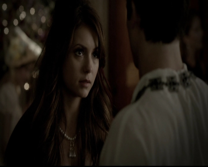 VampireDiariesWorld-dot-org_5x05MontersBall0958.jpg
