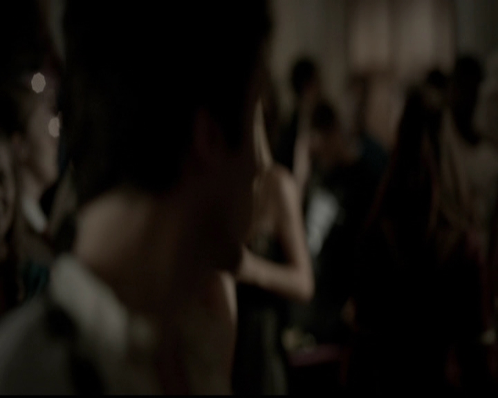 VampireDiariesWorld-dot-org_5x05MontersBall0965.jpg