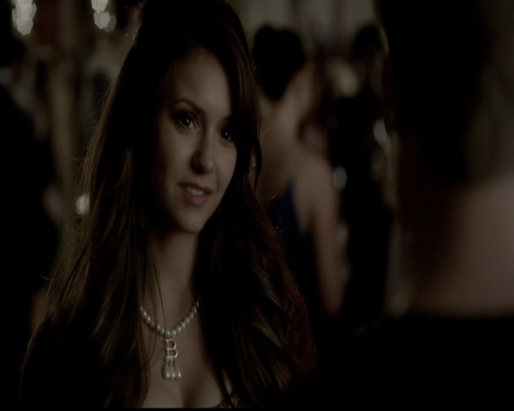 VampireDiariesWorld-dot-org_5x05MontersBall0980.jpg