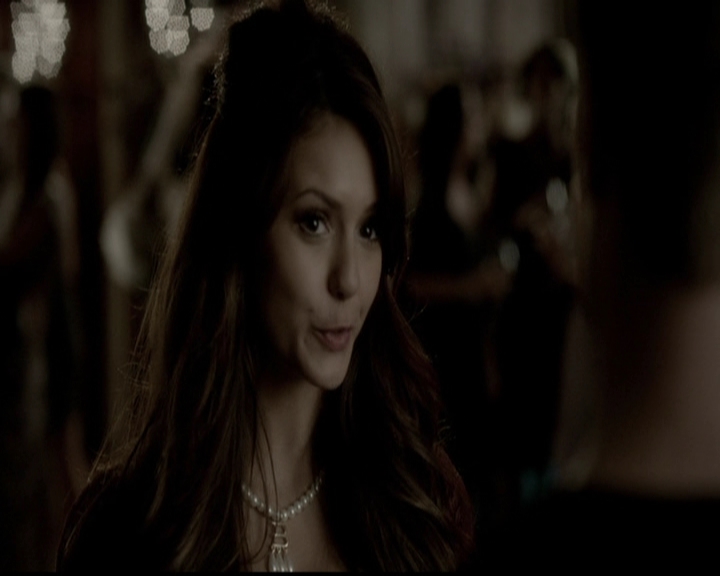 VampireDiariesWorld-dot-org_5x05MontersBall0983.jpg