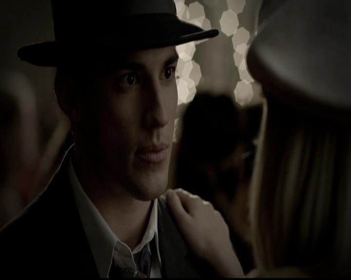 VampireDiariesWorld-dot-org_5x05MontersBall1225.jpg