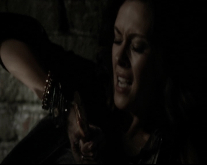 VampireDiariesWorld-dot-org_5x05MontersBall1389.jpg