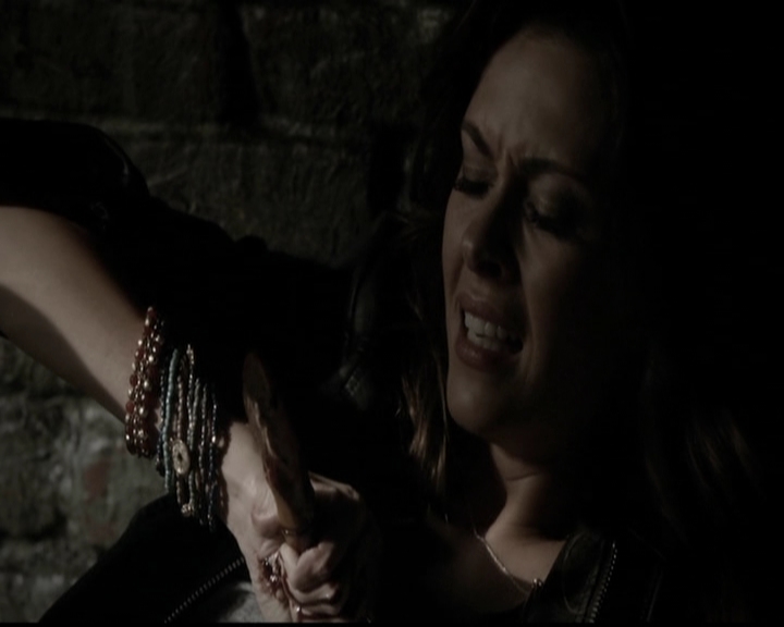 VampireDiariesWorld-dot-org_5x05MontersBall1390.jpg