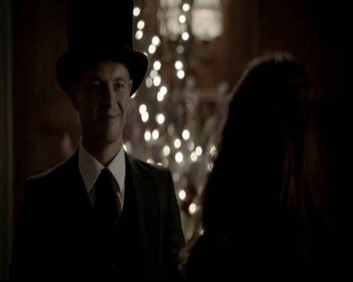 VampireDiariesWorld-dot-org_5x05MontersBall1504.jpg