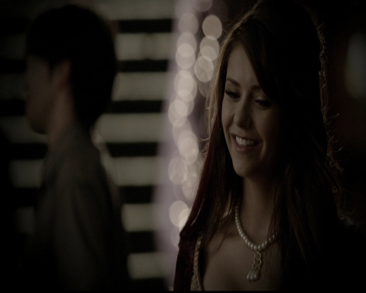 VampireDiariesWorld-dot-org_5x05MontersBall1517.jpg