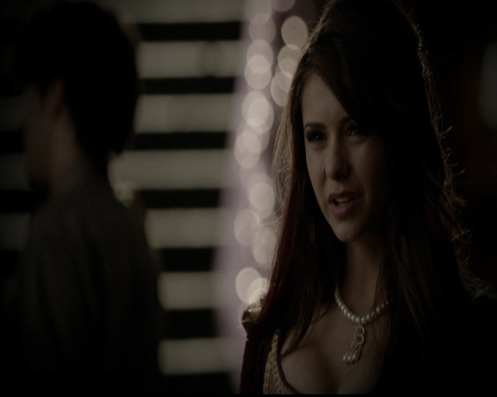 VampireDiariesWorld-dot-org_5x05MontersBall1519.jpg