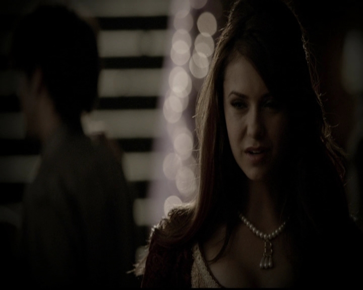 VampireDiariesWorld-dot-org_5x05MontersBall1520.jpg