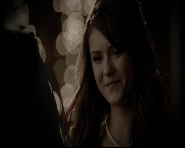 VampireDiariesWorld-dot-org_5x05MontersBall1524.jpg
